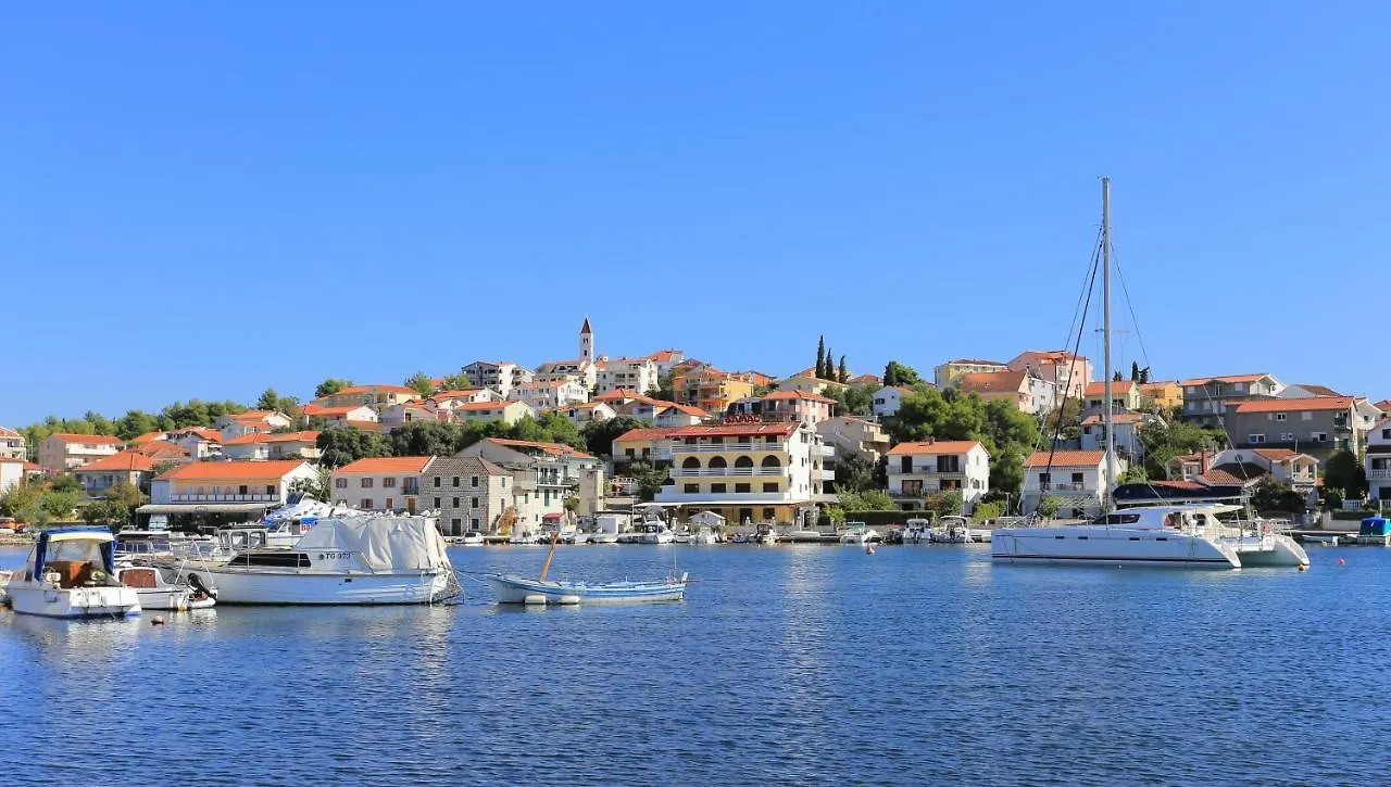 Apartments With A Parking Space Seget Vranjica, Trogir - 5966 Croatia